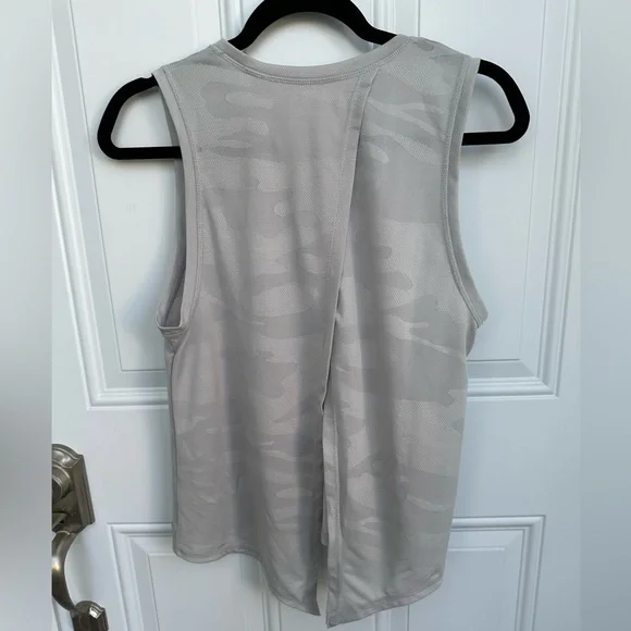 X by Gottex Tank Camo Gray Open Back Tie Small Activewear - Picture 2 of 4
